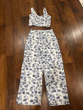 Abercrombie & Fitch White and Blue linen blend top and pants